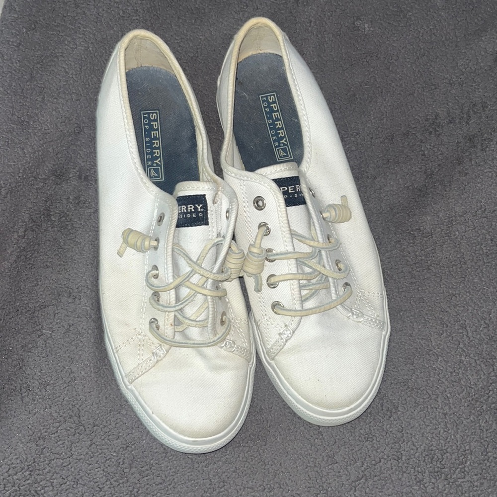 Used canvas Sperry shoes